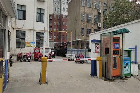 明城园南组团3室2厅1卫130㎡